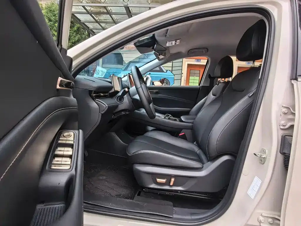 Baojun Yunhai 2025 из CN, фото 8