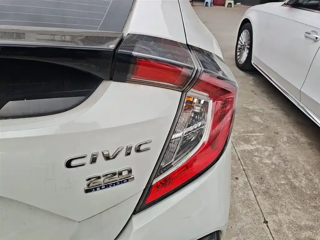 Honda Civic — фото 10