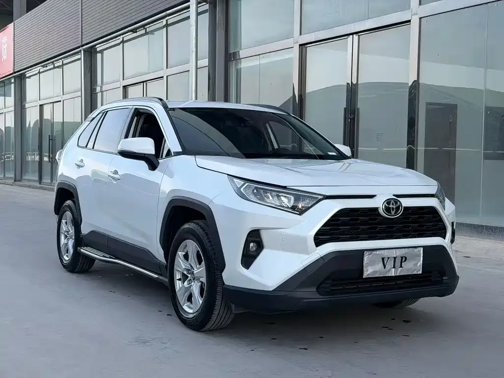 Toyota RAV4 — фото 5