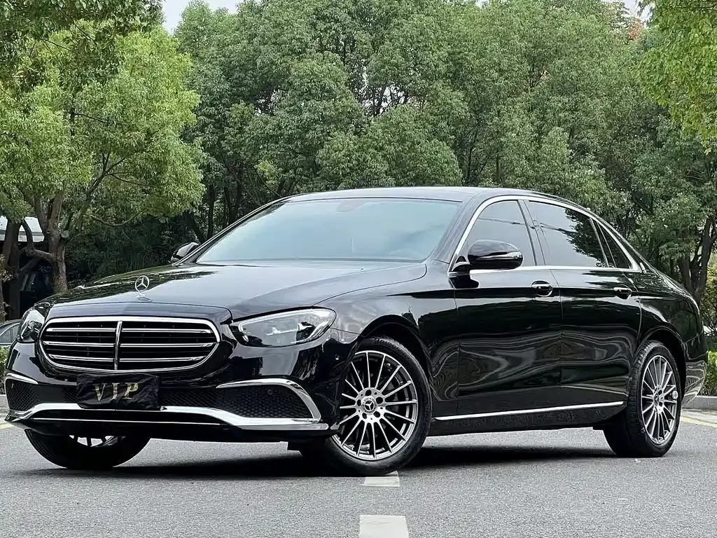 Mercedes-Benz E-Class — фото 8