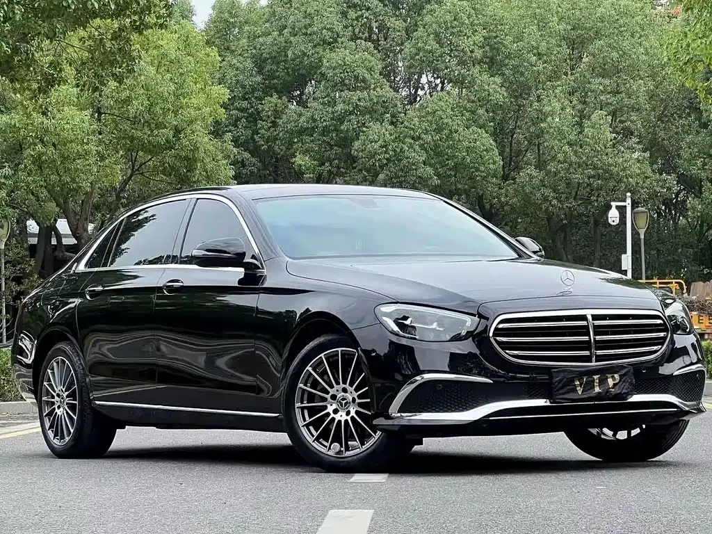 Mercedes-Benz E-Class — фото 7