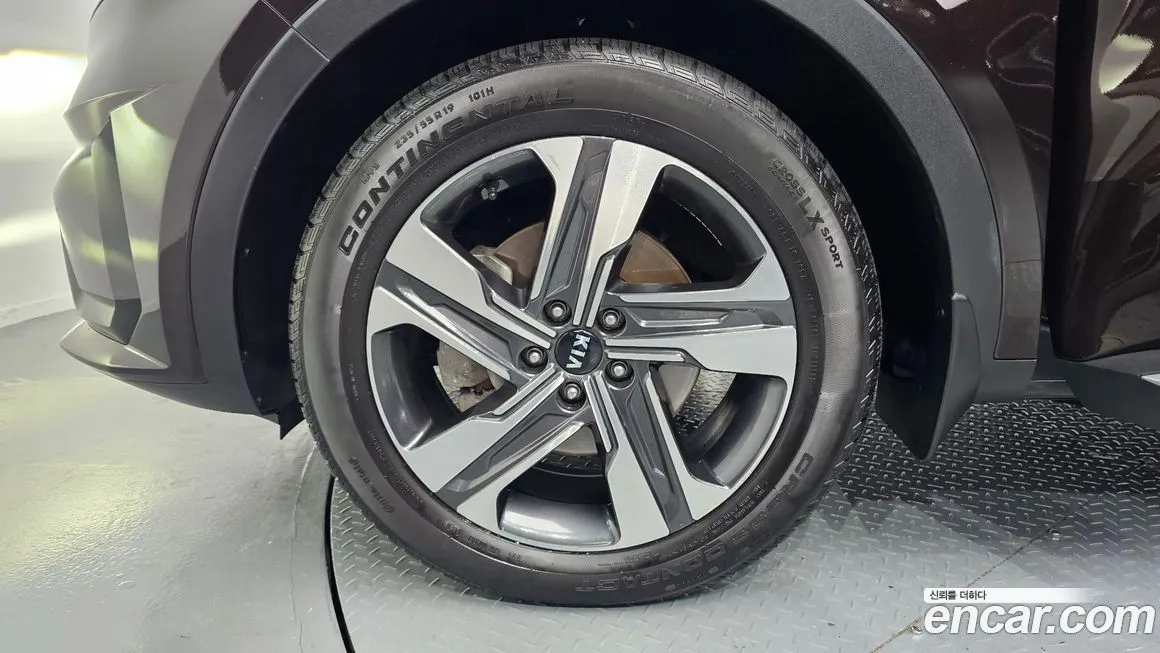 Kia Sorento — фото 8