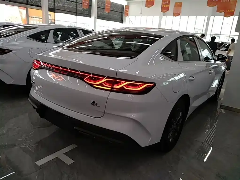 BYD Qin L — фото 8