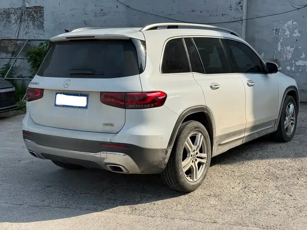 Mercedes-Benz GLB — фото 10