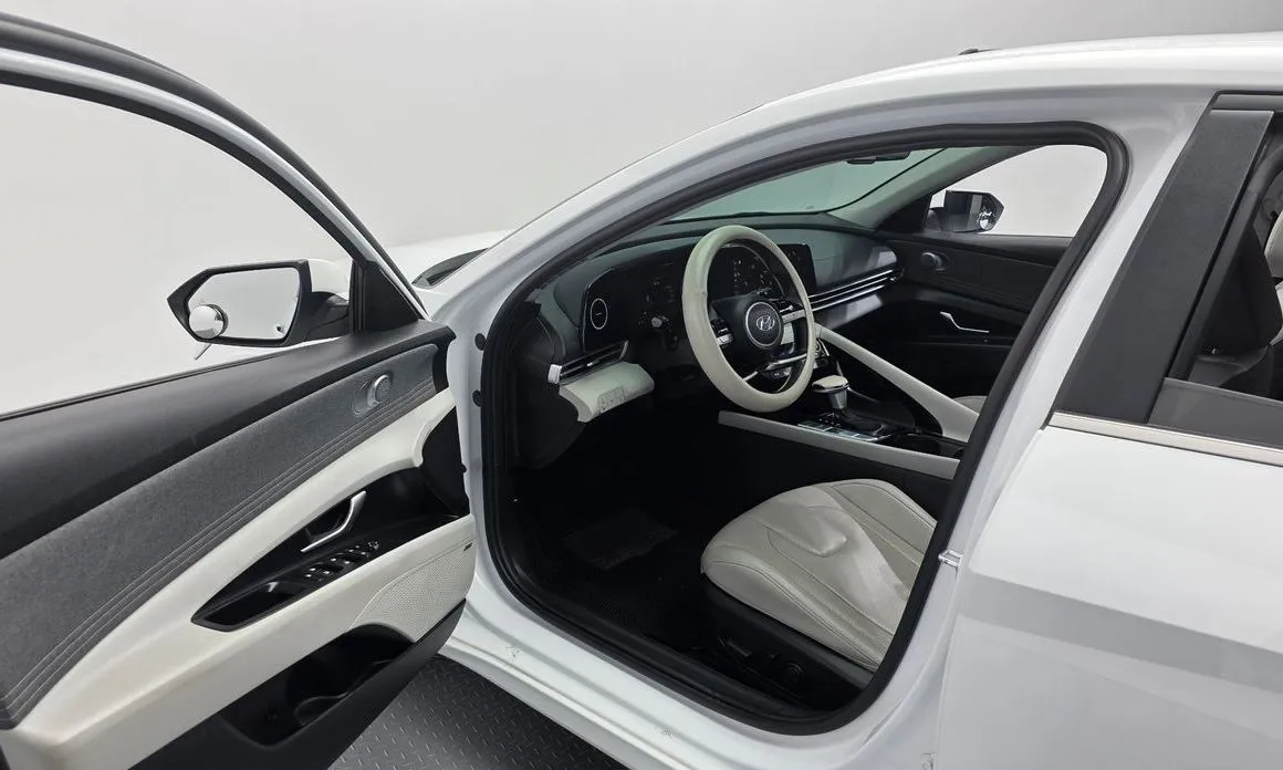 Hyundai AVANTE — фото 3