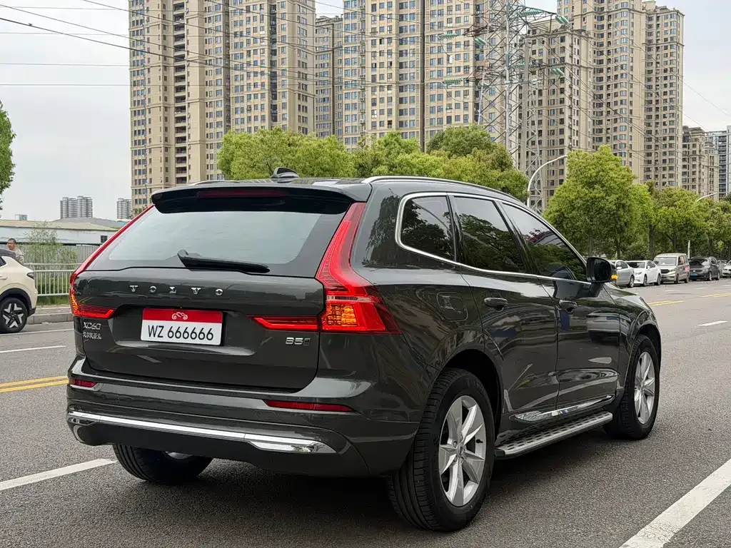 Volvo XC60 — фото 9
