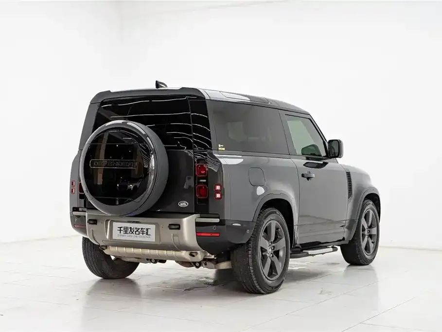 Land Rover Defender — фото 6