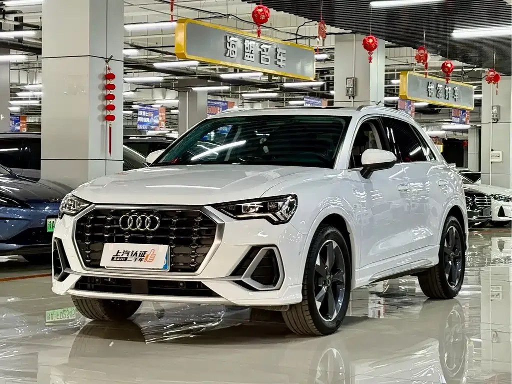 Audi Q3 — фото 1