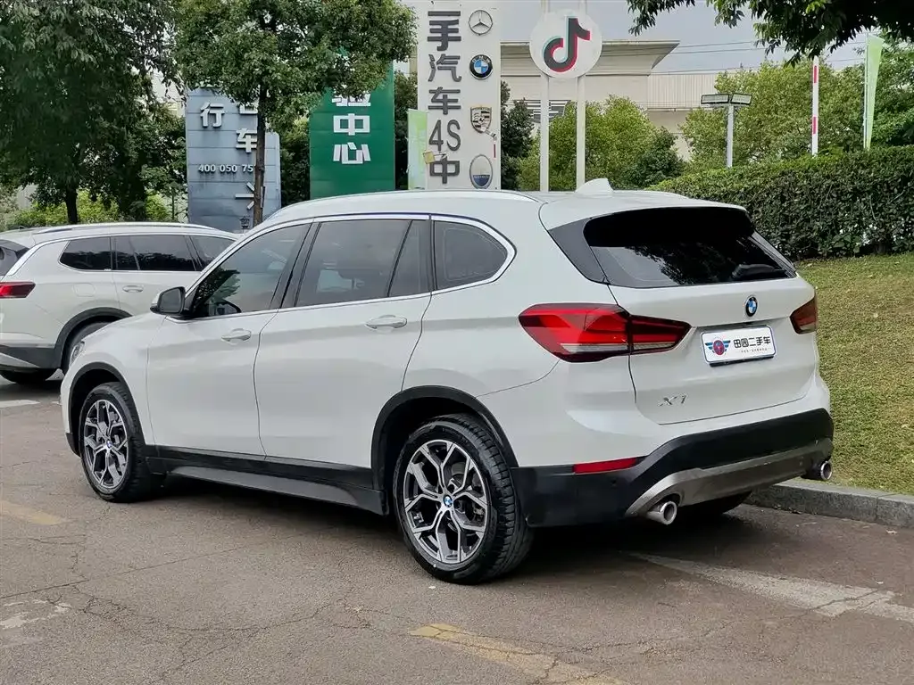 BMW X1 — фото 5