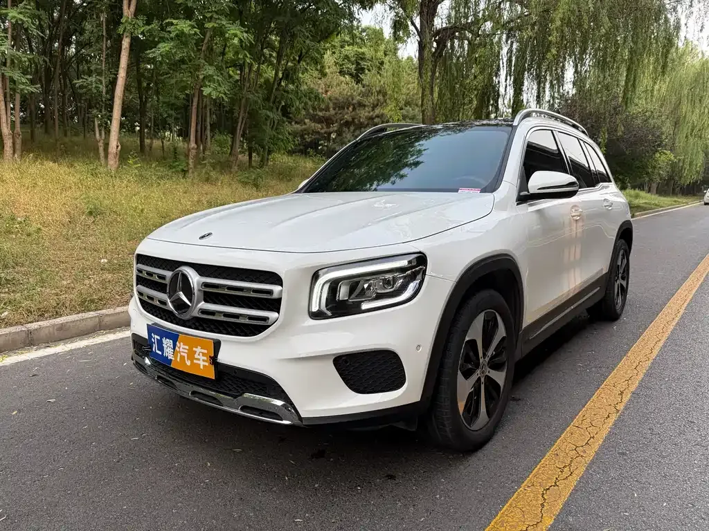 Mercedes-Benz GLB — фото 1