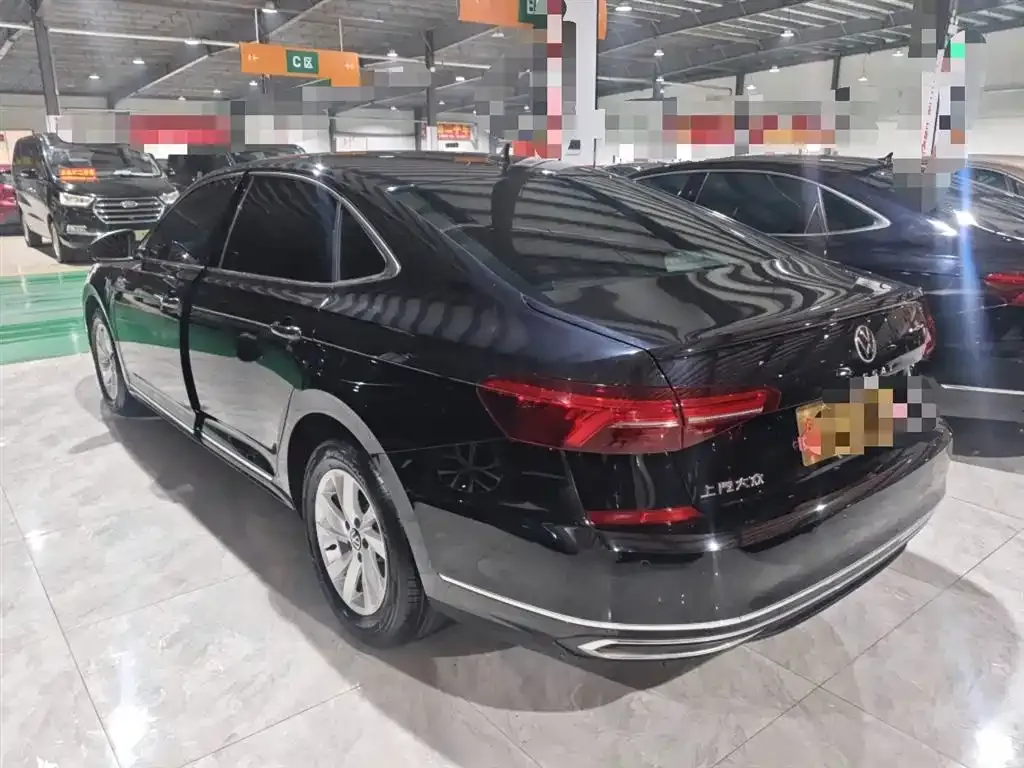 Volkswagen Passat — фото 10