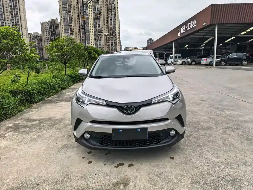 Toyota C-HR — фото 8