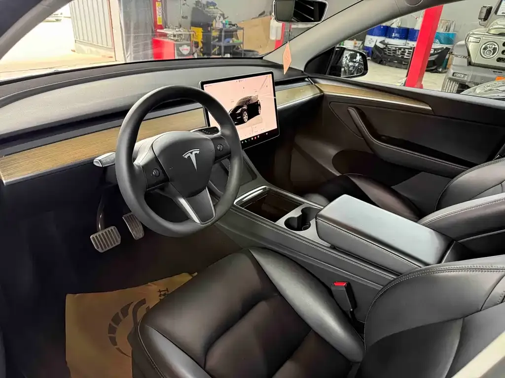 Tesla Model Y — фото 7