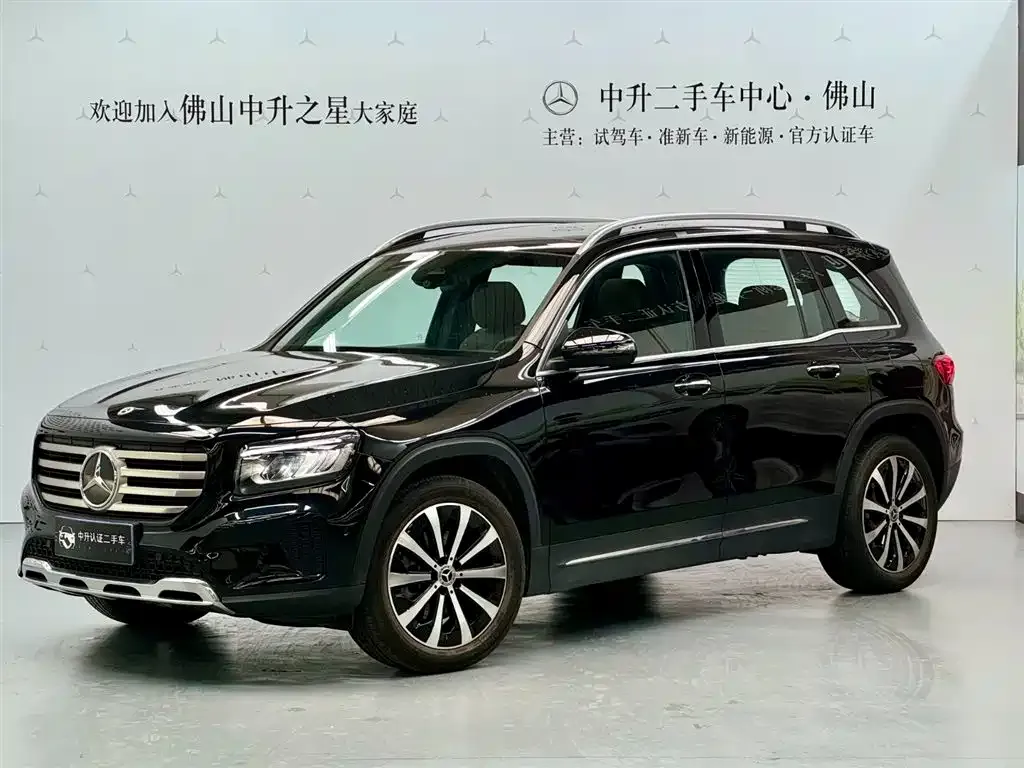 Mercedes-Benz GLB — фото 1