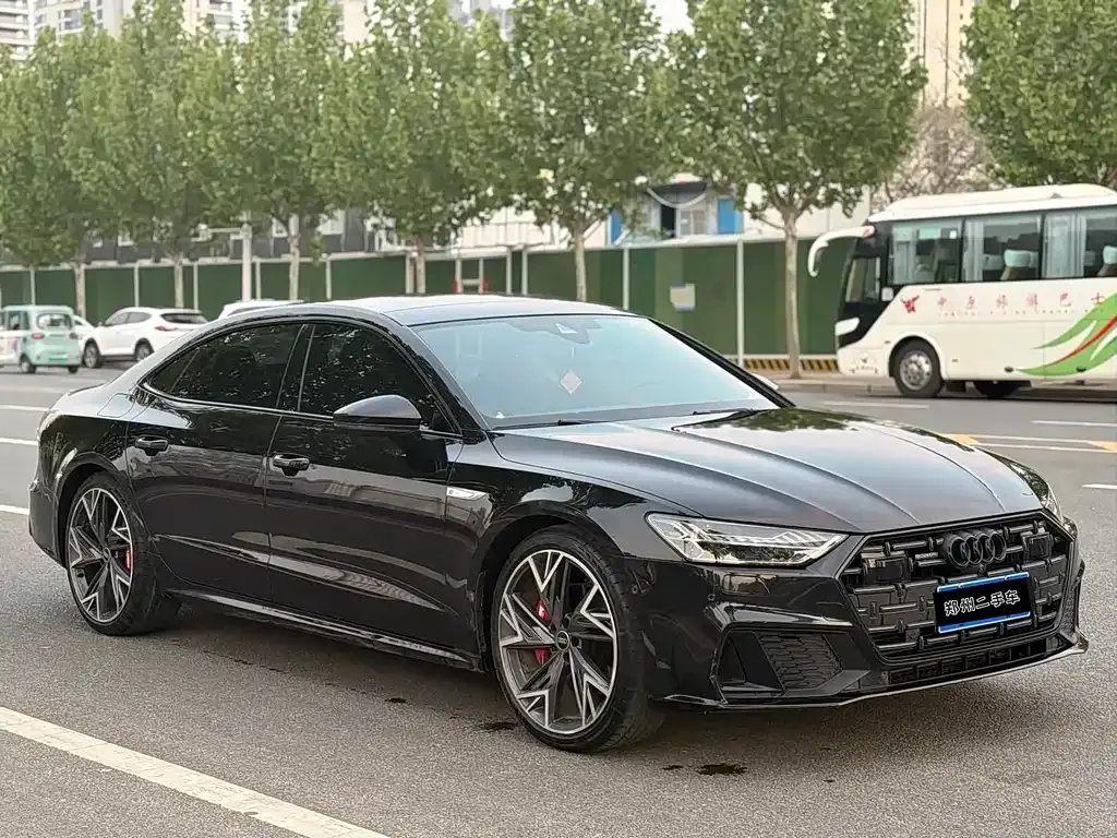 Audi A7L — фото 10