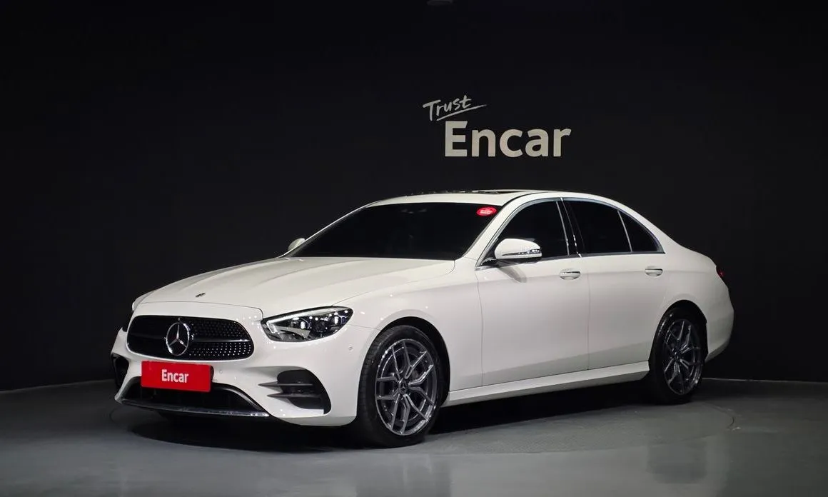 Mercedes-Benz E-Class — фото 1