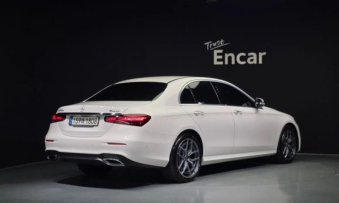 Mercedes-Benz E-Class — фото 3