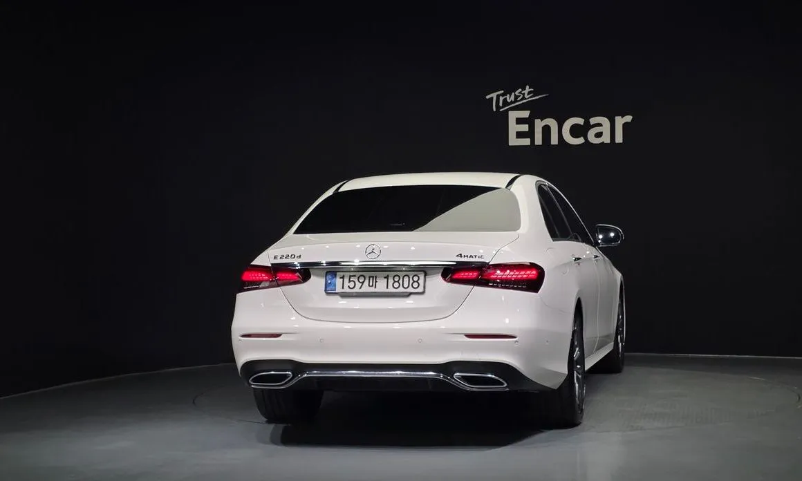Mercedes-Benz E-Class — фото 5