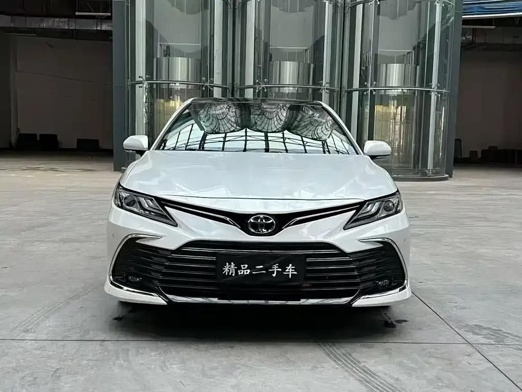 Toyota Camry — фото 7