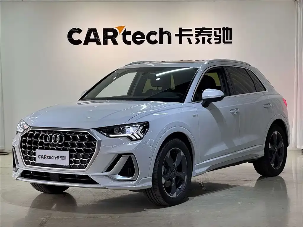 Audi Q3 — фото 1