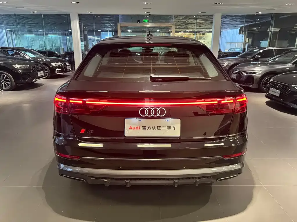 Audi Q8 — фото 10
