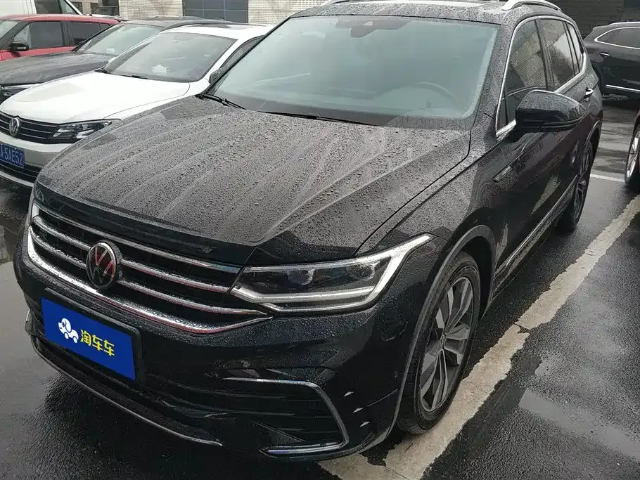 Volkswagen Tiguan L — фото 1