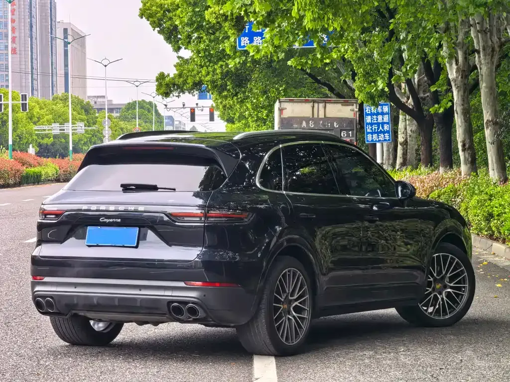 Porsche Cayenne — фото 2