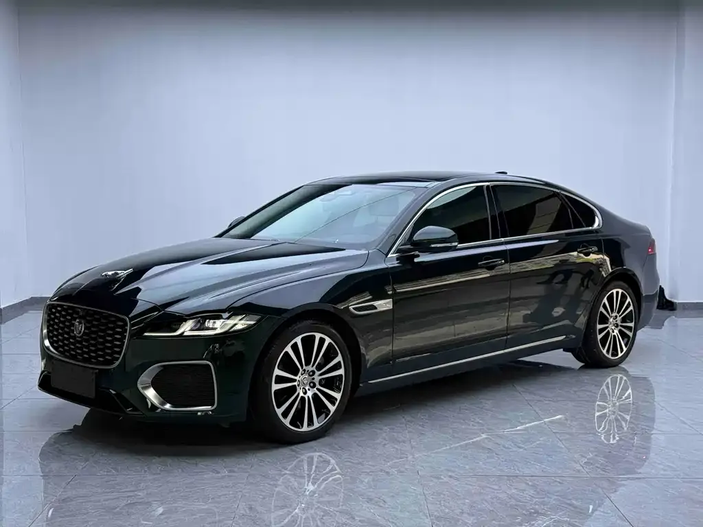 Jaguar XFL — фото 1