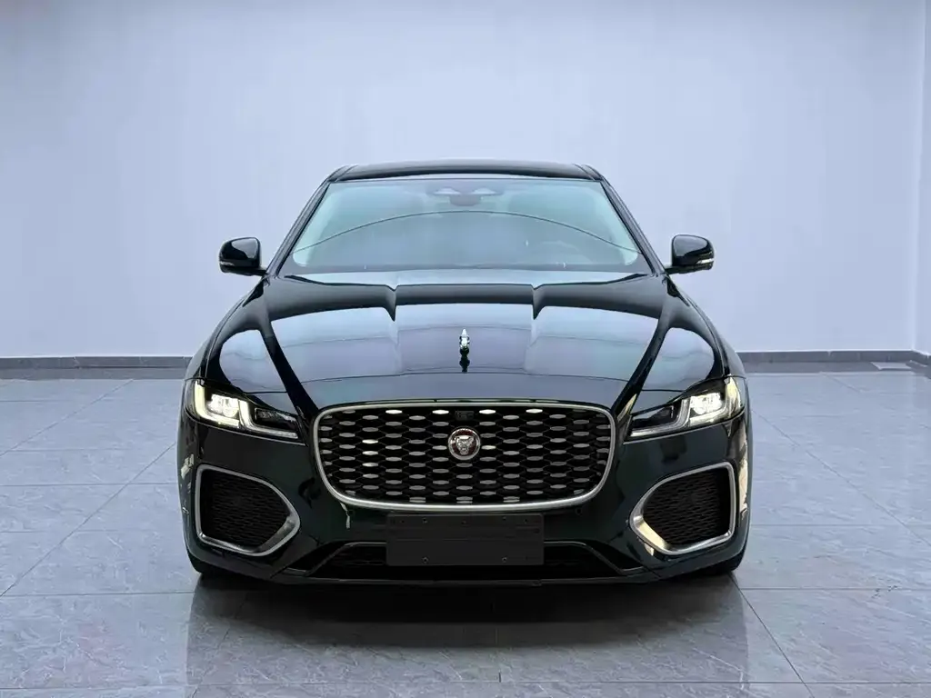 Jaguar XFL — фото 8