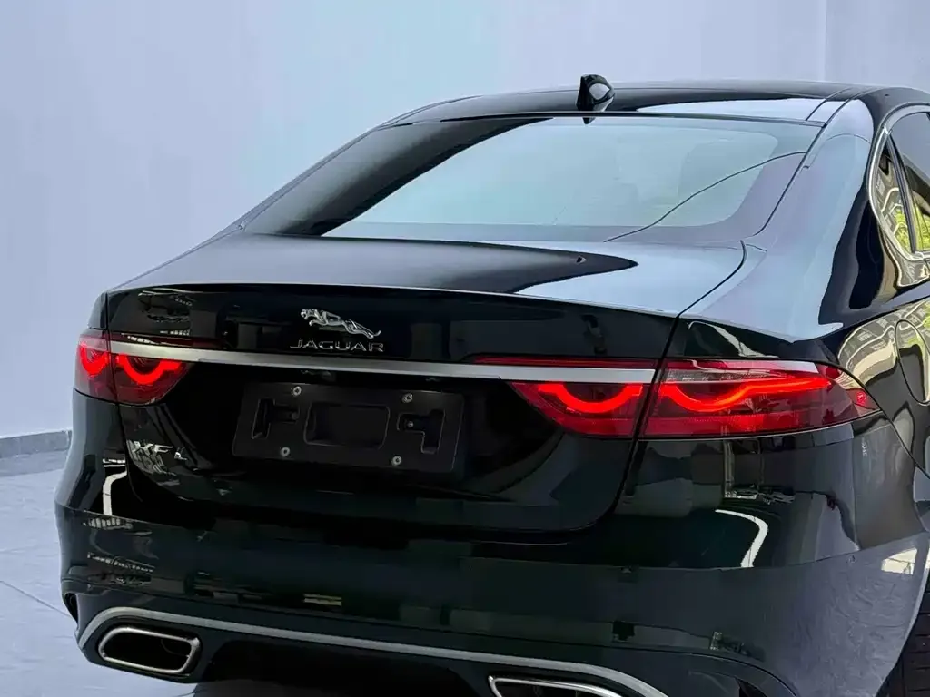 Jaguar XFL — фото 10