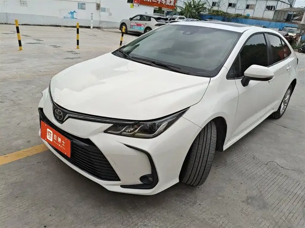 Toyota Corolla — фото 1