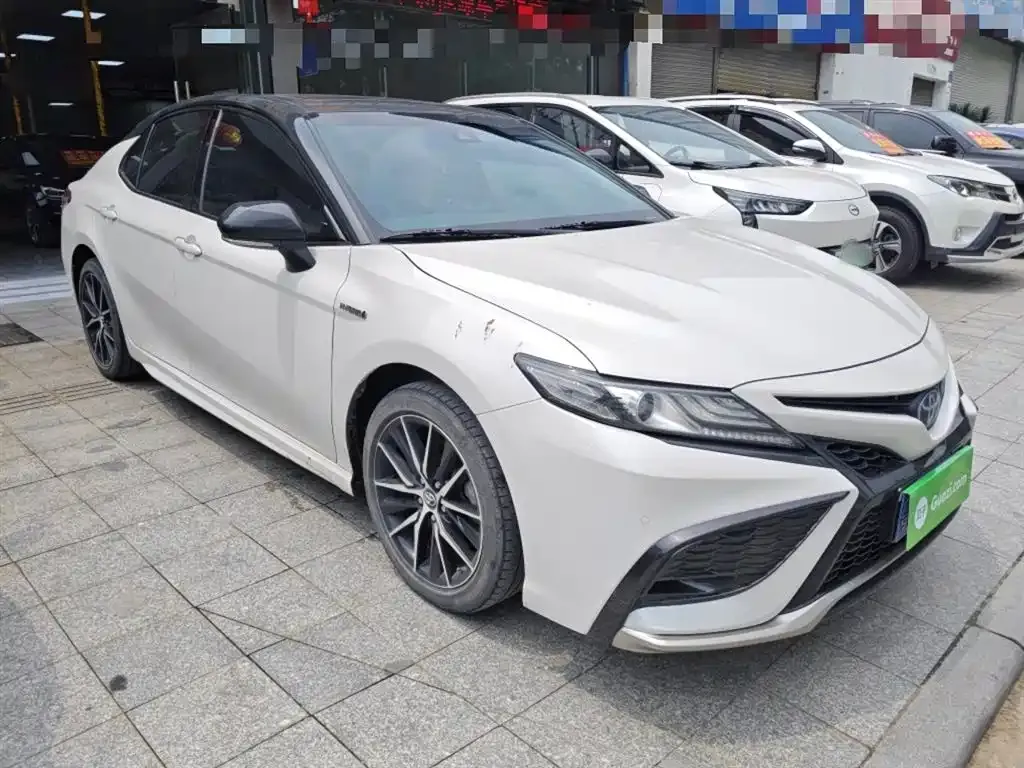 Toyota Camry — фото 4