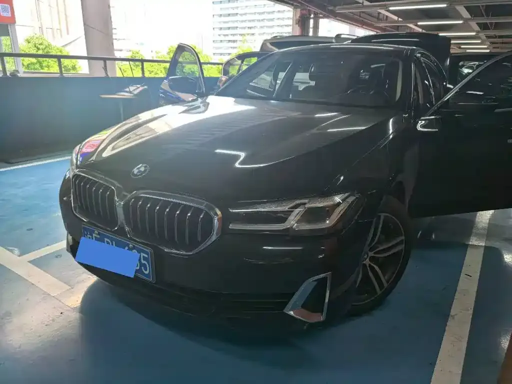 BMW 5 Series — фото 1