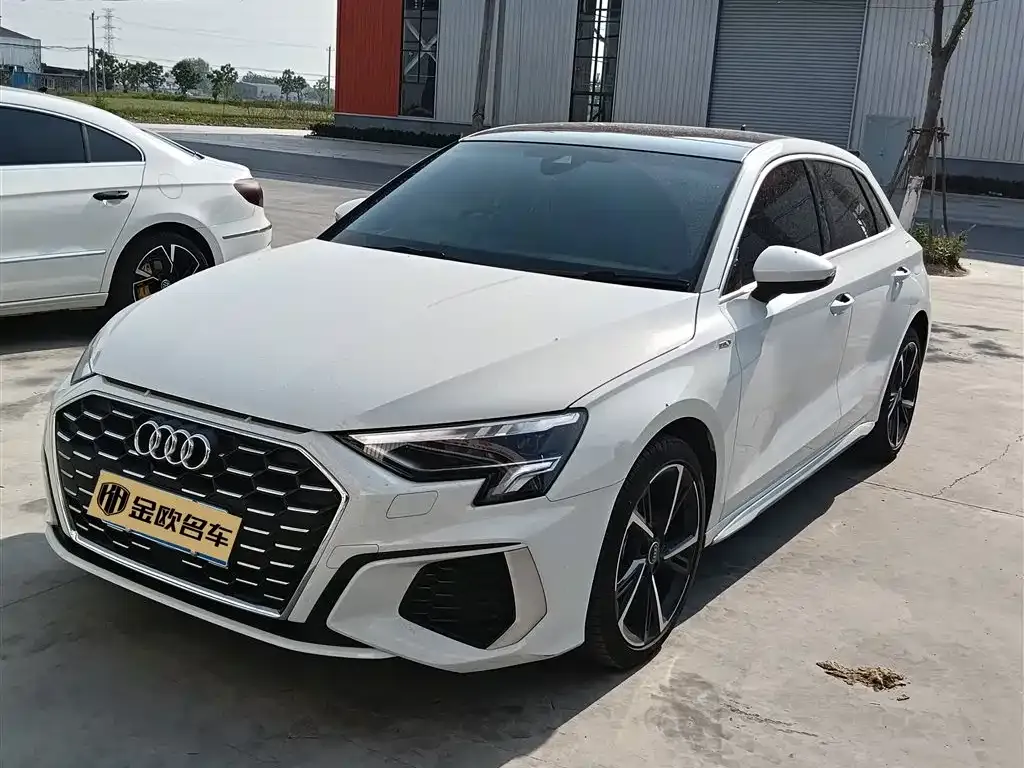 Audi A3 — фото 1