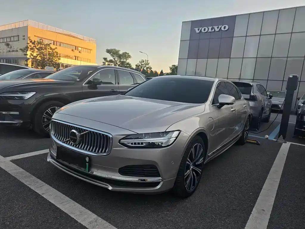 Volvo S90 PHEV
