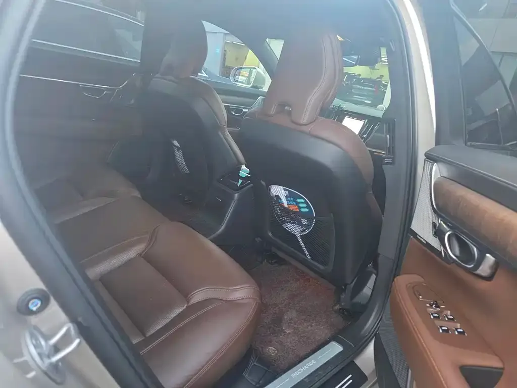 Volvo S90 PHEV 2023 из CN, фото 2