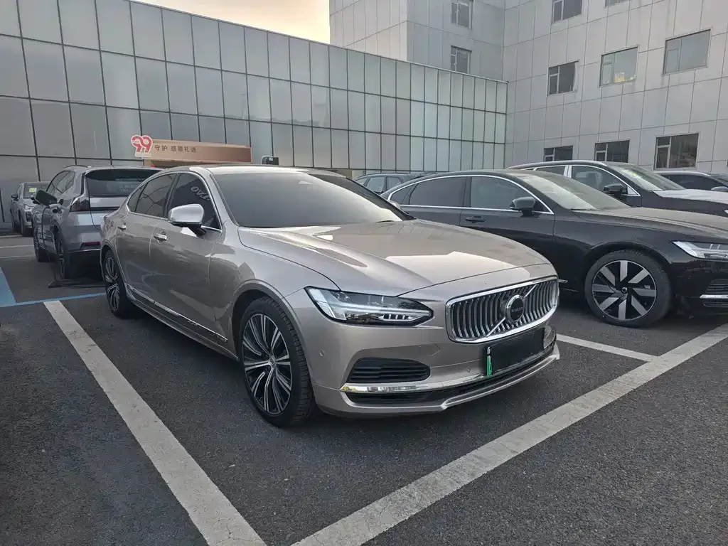 Volvo S90 PHEV 2023 из CN, фото 9