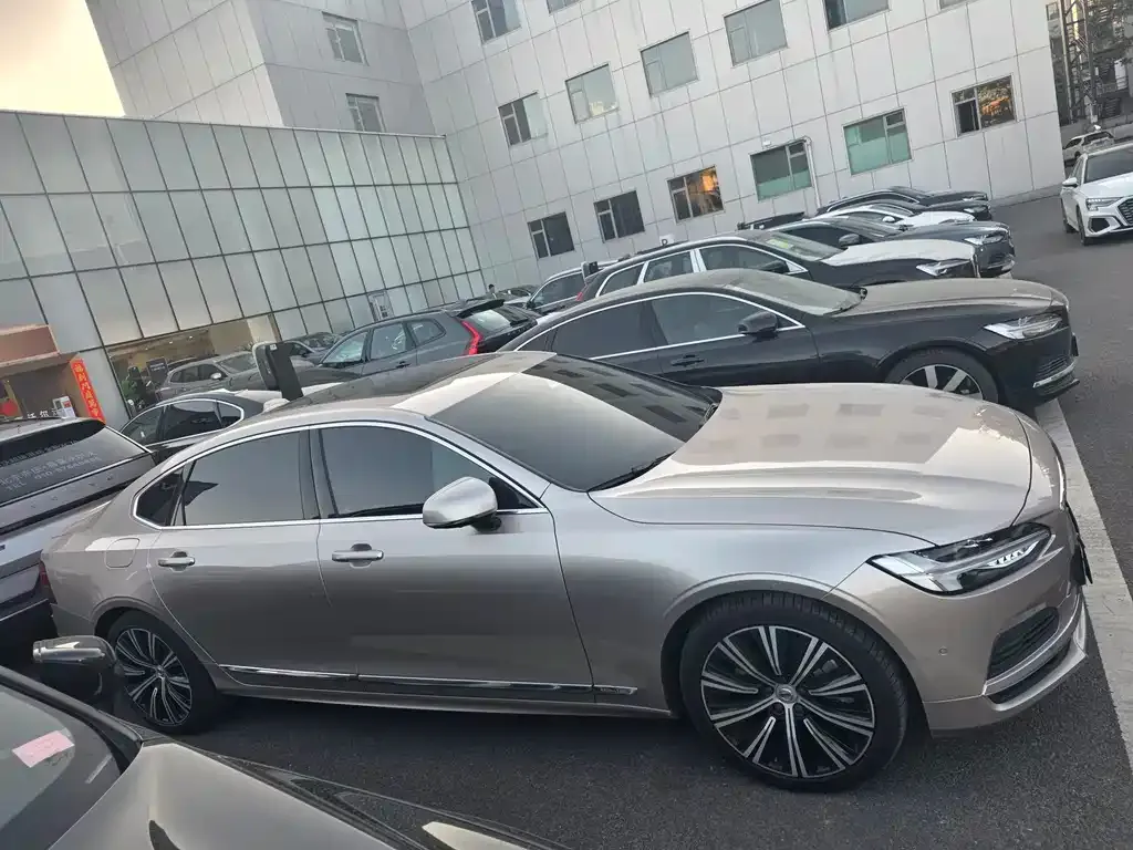 Volvo S90 PHEV 2023 из CN, фото 8