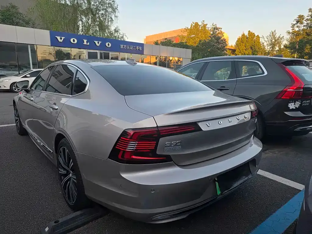 Volvo S90 PHEV 2023 из CN, фото 6