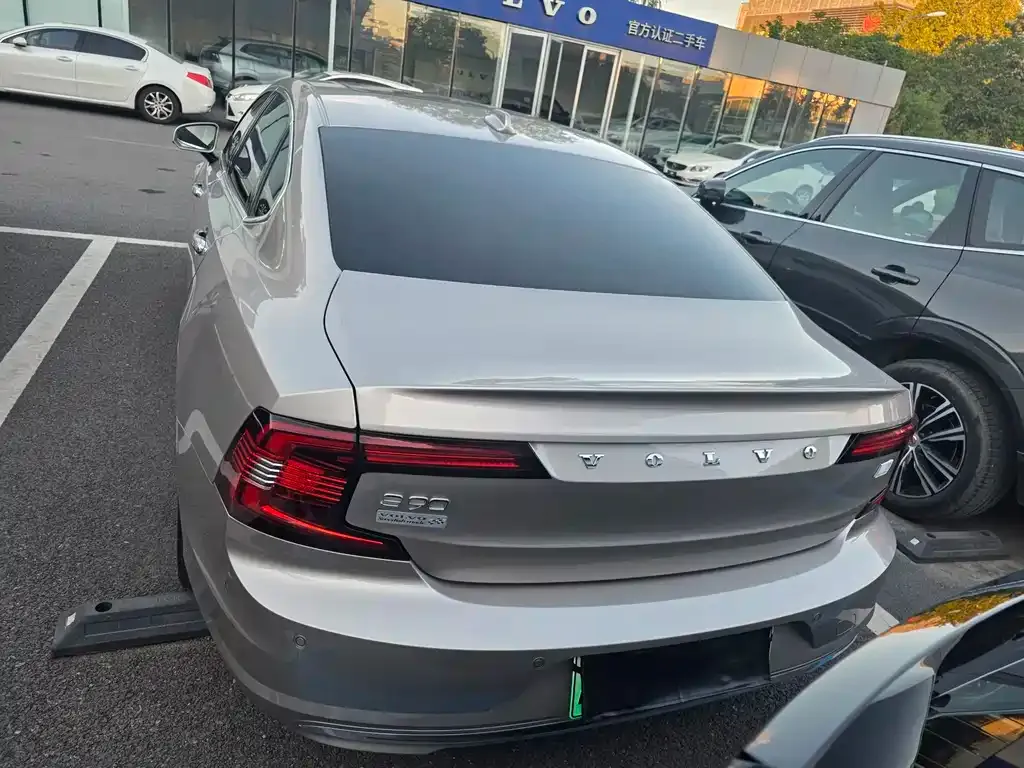 Volvo S90 PHEV 2023 из CN, фото 7