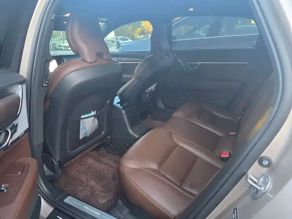 Volvo S90 PHEV 2023 из CN, фото 5