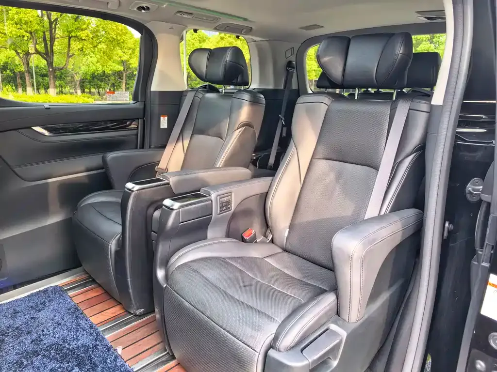 Toyota Vellfire 2021 из CN, фото 4