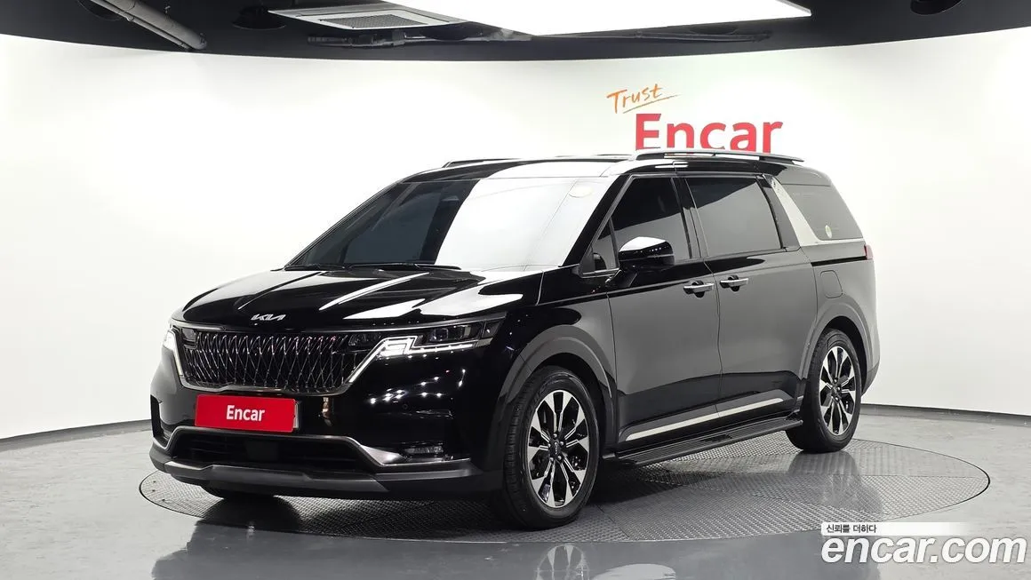 Kia Carnival — фото 1