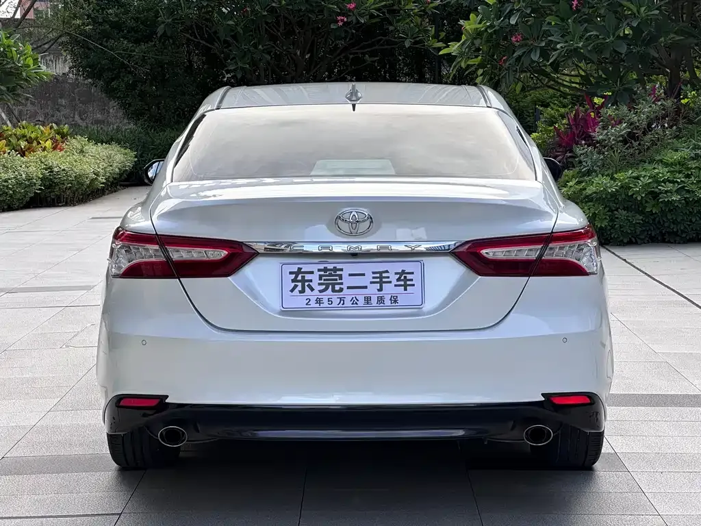 Toyota Camry — фото 10