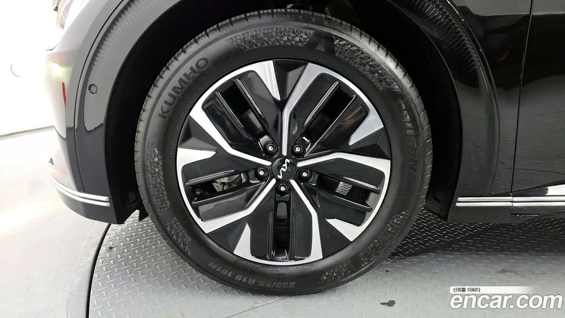 Kia EV6 — фото 10