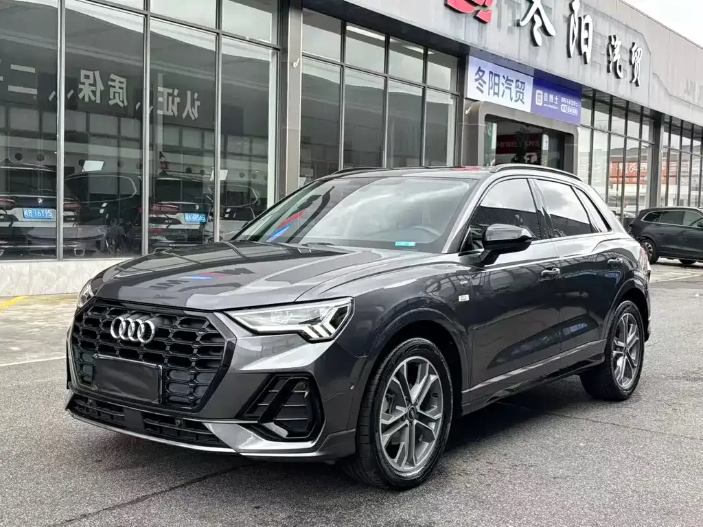 Audi Q3 — фото 1