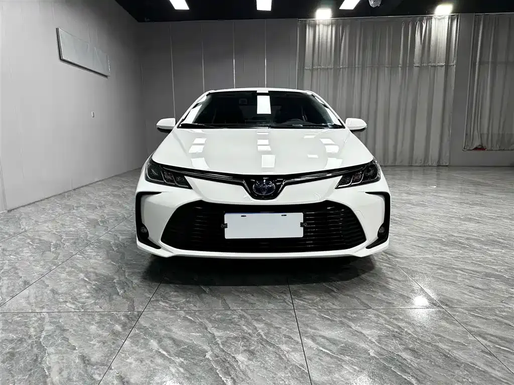 Toyota Corolla — фото 5