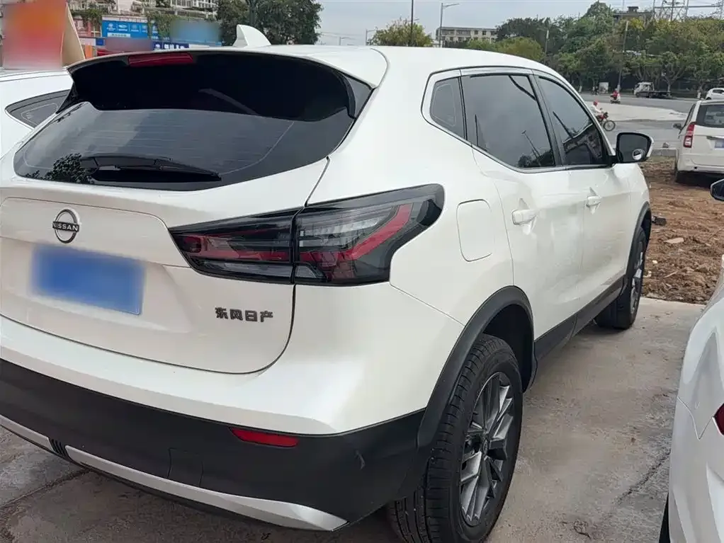 Nissan Qashqai — фото 4