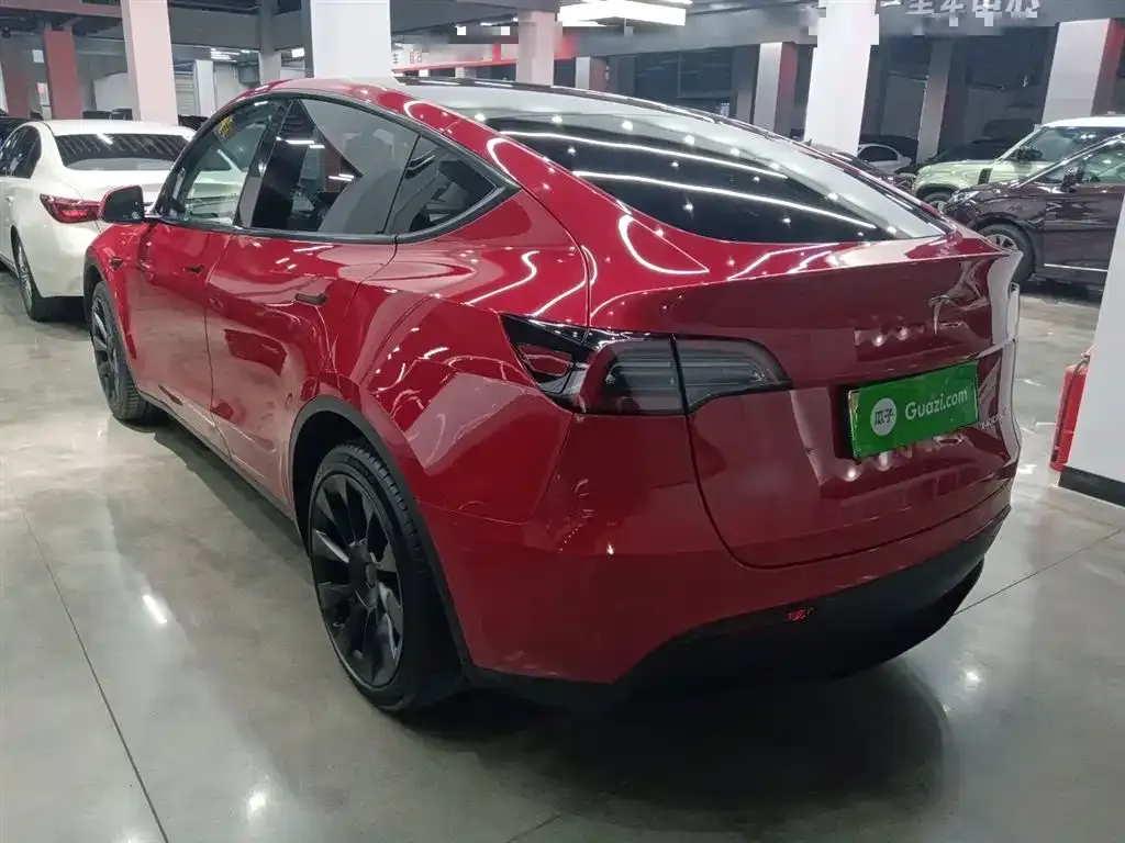 Tesla Model Y — фото 4