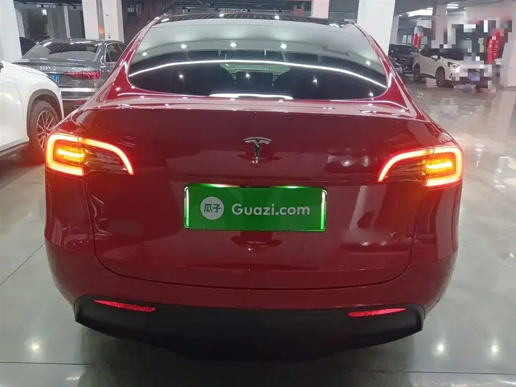 Tesla Model Y — фото 7